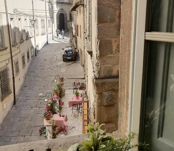 Noi Due A * Cortona